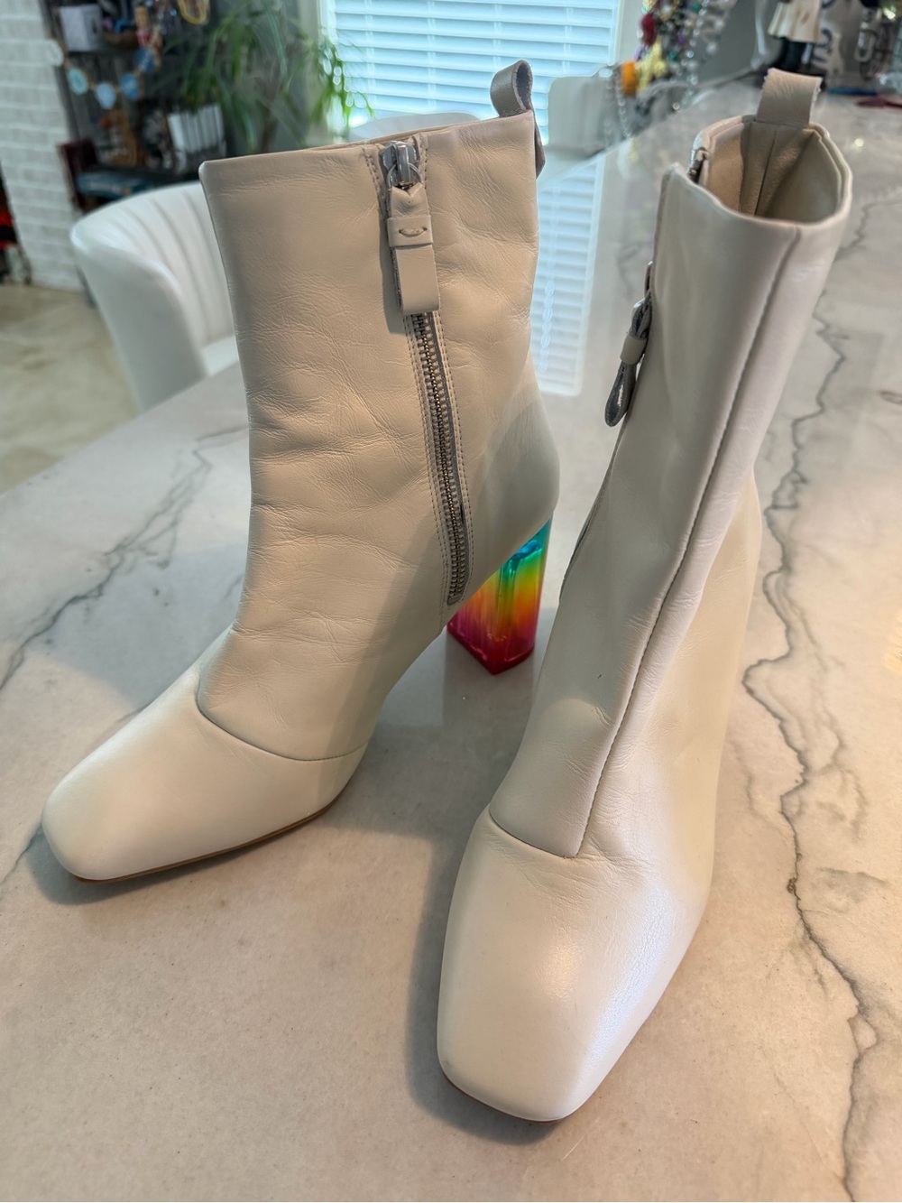 Kurt Geiger White Leather Ankle Boots with Rainbow Block Heel size 38.5/81/2